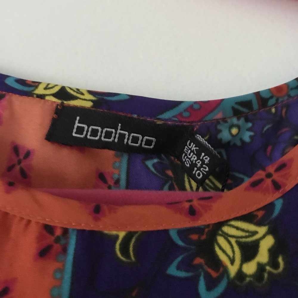 Patterned Crop Top - Picture 2 of 2